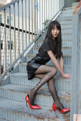 【IESS Series】Sixiangjia Tuantuan “Chân dài giày cao gót đỏ”【83P】
