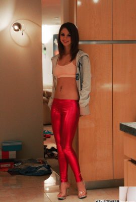 Aspen Martin – Màu Hồng Tuổi Teen (88P)