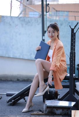 (IESS) Si Xiangjia Xiaojie “Áo khoác màu cam” (88P)