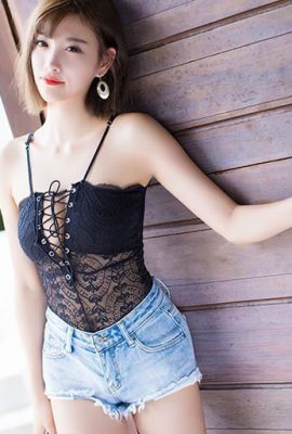 Chiếc quần short denim gợi cảm của Yang Chenchen tôn lên vẻ quyến rũ của cặp mông xinh đẹp của cô (32P)