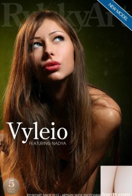 (RylskyArt) 20/03/2023 – Nadya – Vyleio (25P)