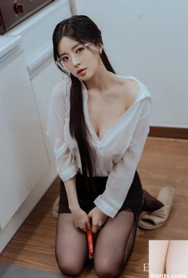 Người đẹp Hàn Quốc Purm, đeo kính, áo sơ mi trắng, tất đen, cám dỗ (32P)
