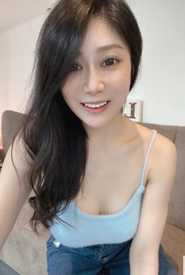 Hot girl “Feng Yingying” ăn mặc hở hang thật là phạm lỗi! Những đường cong hút mắt vô cùng nóng bỏng (10P)