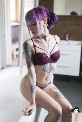 [Suicide Girls] Brigid – Tắm bong bóng