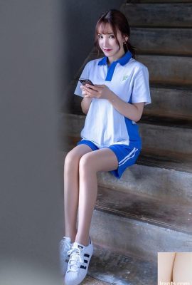 Nữ sinh Chu Ngọc Hi lén chơi điện thoại di động và bị giáo viên Yin Fei kỷ luật (49P)