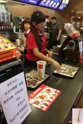 Nữ thần McDonald's Trung Sơn 17 tuổi biến mất 6 năm và trở nên siêu hung dữ!  “Nâng cấp Bão Elder”…Ảnh Nóng Thiên Đường (25P)