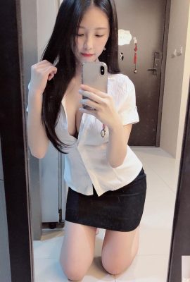 Công chúa nhỏ selfie trong trang phục CV trước khi tan sở? (Giận dữ_ Quả bóng gợi cảm bật ra khỏi cúc áo, siêu hot (15P)