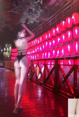 Người mẫu nóng bỏng Huo Xuân làm đầu bếp trong trang phục quần siêu ngắn, hở mông khi nấu ăn (27P)