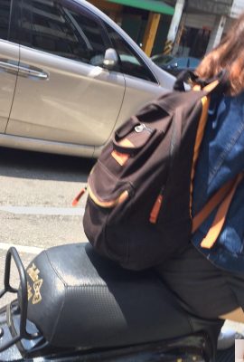 Cô gái đi xe máy không thể bứt tóc (15P)