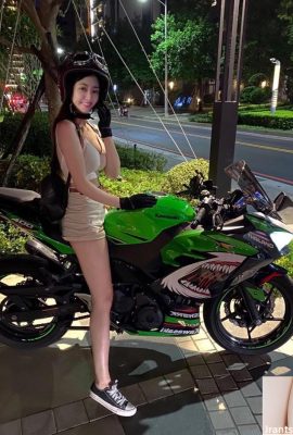 Hot girl mặc áo lót thể thao cưỡi ngựa vào ban đêm ~ tweet (10P)