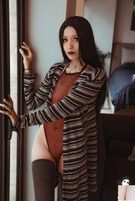 [Suicide Girls] Ngày 24 tháng 4 năm 2024 – Niae – Burgundy [50P]