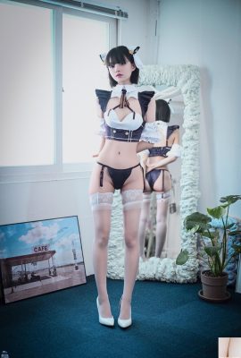 (BLUECAKE) Jeong Jenny – Cosplay hầu gái (112P)