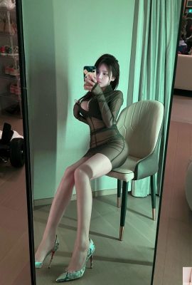 (Bộ sưu tập trực tuyến) Cô gái phúc lợi Chạy “Trang phục xuyên thấu xanh” VIP độc quyền đầy đủ của Jingluoer (35P)