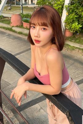 Cô gái xinh đẹp “Peng Peng Rourou” có thân hình phình ra và không thể ngừng nhìn (10P)