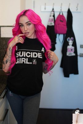 [Suicide Girls] Ngày 17 tháng 5 năm 2023 – Aveda – Mùa hè của riêng tôi [43P]