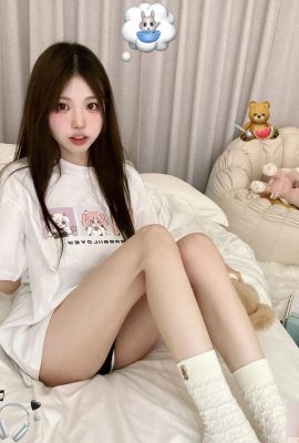 “Zhao Rabbit Meow” vui tươi, dễ thương và đáng yêu. Những đường cong xinh đẹp của cô thu hút sự chú ý của mọi người (10P)