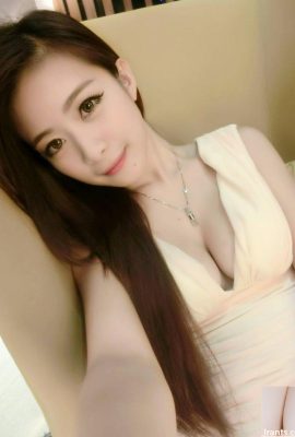 Bộ ngực 32D Madou ~ Xiaoqing Laura Ku ~ Chỉ mặc đồ lót gợi cảm bên trong chiếc túi đeo rỗng, để lộ quả bóng đầy đặn của cô ấy (73P)