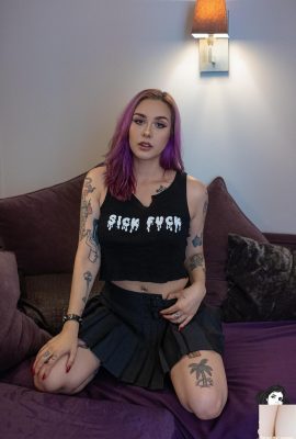 [Suicide Girls]  Ngày 01 tháng 1 năm 2025 -Eleonxrwild – Thế giới bệnh tật  [54P]