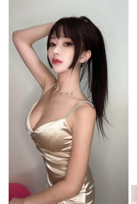 “Anh Rong” sắp ra mắt, bộ ngực đầy đặn và đẹp không thể che giấu đôi chân quyến rũ của họ (24p)