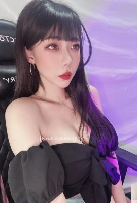 “” Những bộ ngực xấu xa và xinh đẹp rất hấp dẫn (22p)