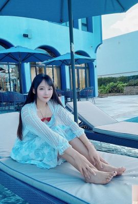 Cô gái nóng bỏng chân dài cho thấy hình dạng vú xinh đẹp của cô ấy “Little Skin cầu lông người yêu” (15p)
