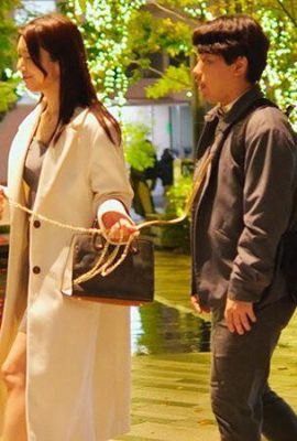 Togawa Nami: Một người phụ nữ ở khu vực cảng có quá nhiều tiền và ham muốn tình dục vào một ngày người lớn ngược lại. Một con gà trống không thể xuất tinh … (21p)