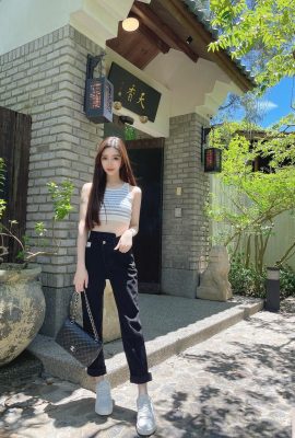 Các đường cong cơ thể “Fengfeng” rất bắt mắt trong nháy mắt (24p)