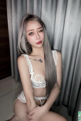 “Li Xiaowen” Vẻ đẹp Curvesty quyến rũ (21p)