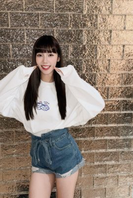 “Abby_lin Xialei” Tính khí giống như nữ hoàng với eo và ngực mỏng (34p)