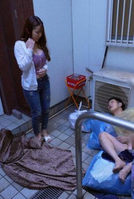 (Hatano Yui) Một người phụ nữ đón và giữ một người đàn ông Hatano Yui (20p)