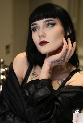 [Suicide Girls] Ngày 04 tháng 6 năm 2025 – Raziel – Solarium [42P]