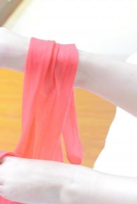 (Ảnh Legku) Số 014 số của những cô gái chân dài với vớ màu đỏ