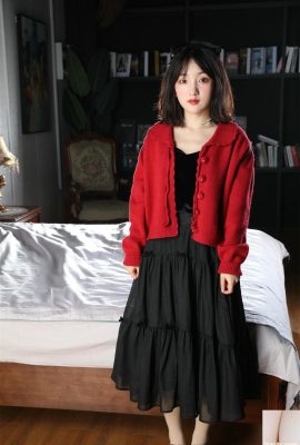 (Bộ sưu tập trực tuyến) Little Dot – Váy đen của một người mẫu trong màu (150p)