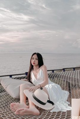 Cô gái gợi cảm và dễ thương “Mặt trăng” khiến mọi người cảm thấy rất tức giận (10p)
