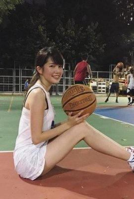 Cô gái ngọt ngào trong môn bóng rổ thích thể thao là một huấn luyện viên rất quyến rũ, tôi muốn chơi bóng rổ! (12p)