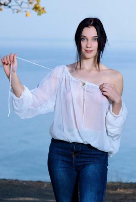 Polly Pure – Quần jean màu xanh (99p)