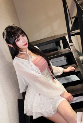 Vẻ ngoài gợi cảm của “IVY Yihan” toát lên khí chất quyến rũ (10P)