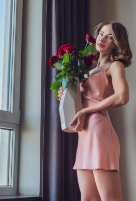 Hilary C – Hoa Mai (112P)