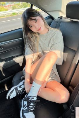 Ngoại hình “Yellow Halo Needle” + dáng người hoàn hảo, nữ anh hùng truyện tranh đời thực cơ bản (10P)