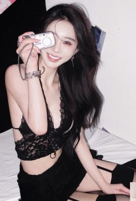 “Aki Chen Fanfan” khoe vóc dáng xinh đẹp, nóng bỏng trước sau (10P)